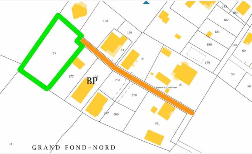 Land 3,111 m2 in the Orleans district