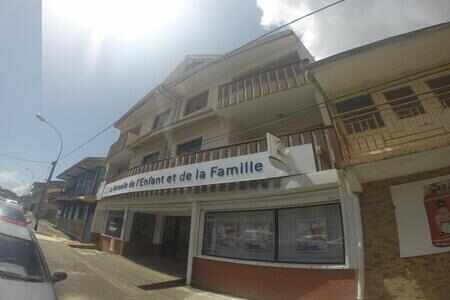 Cayenne : grand studio dernier étage vue mer