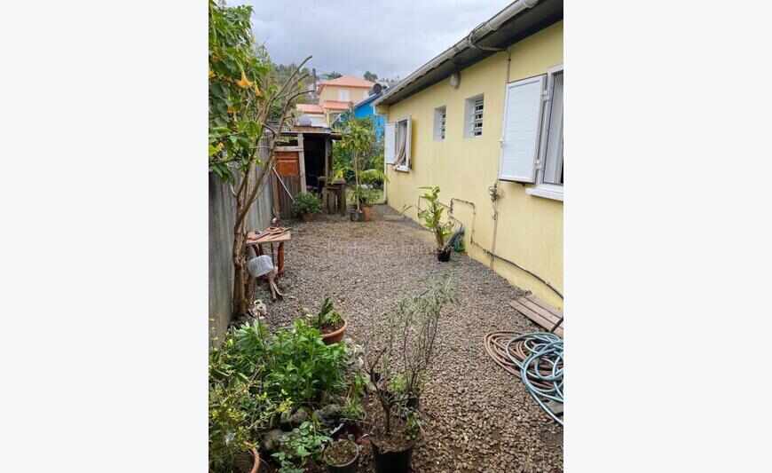 Maison De Type F3 17Km Tampon