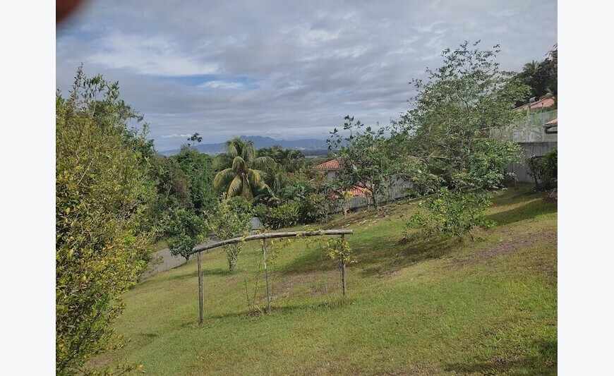 Beau Terrain Constructible 807M²...