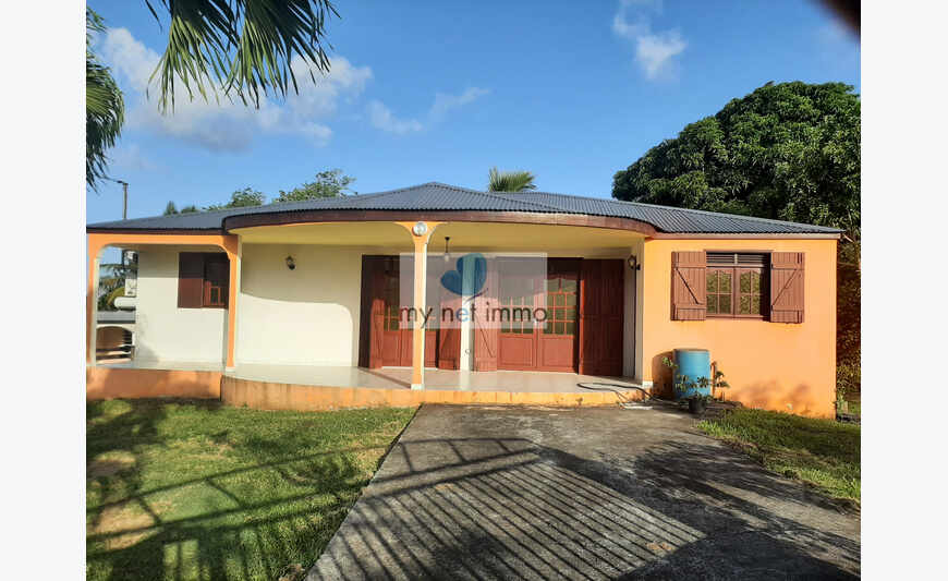 Le Gosier, Grand Bois sector, for rent house T 4,