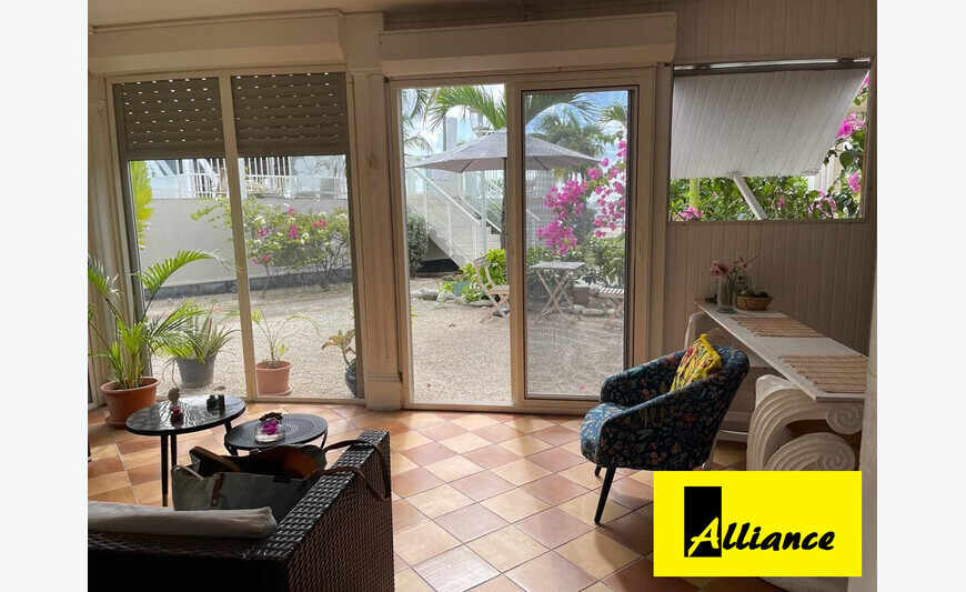 studio larg terrace in Anse Margot