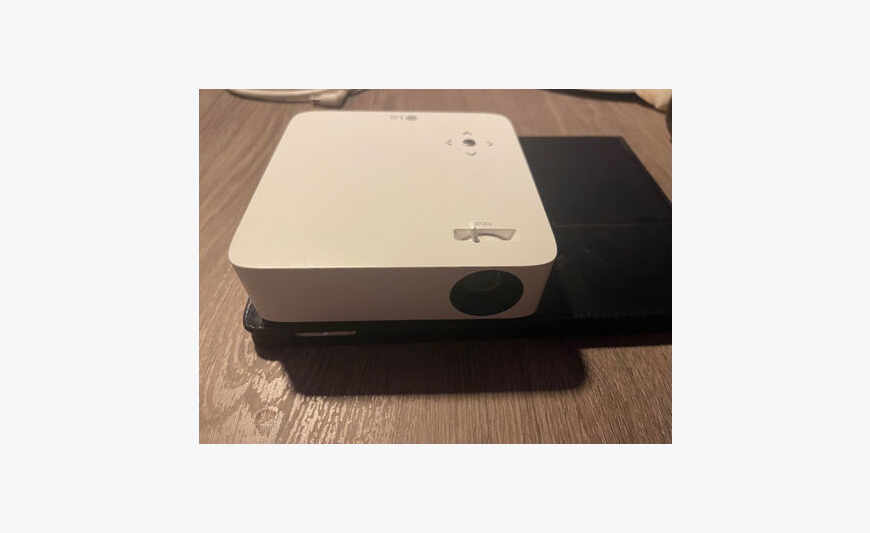 PROJECTEUR PORTABLE FORMIDABLE