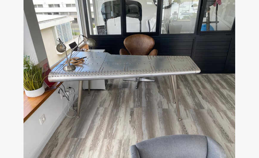 BUREAU D’AILE D’AVION INCROYABLE