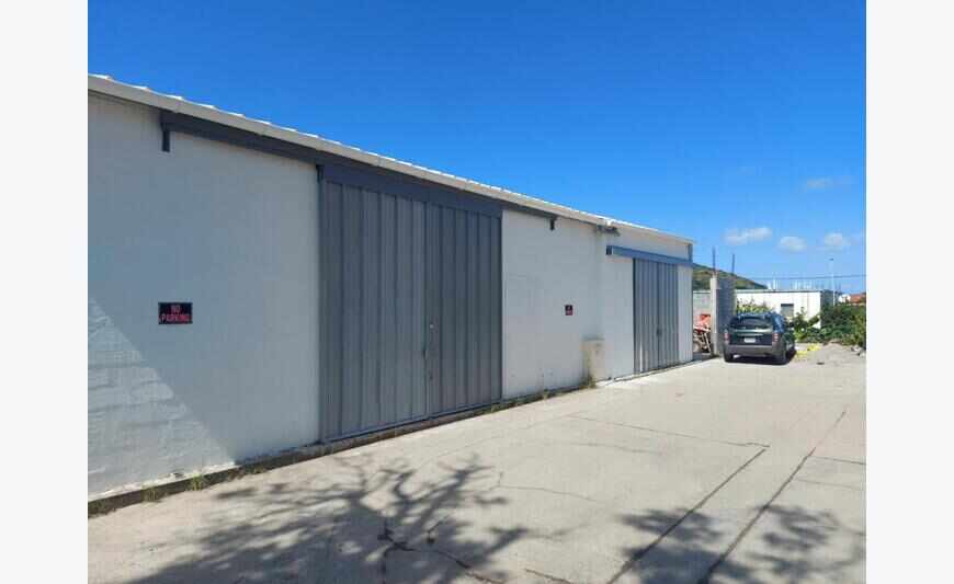 For Rent. Commercial premises in the La...