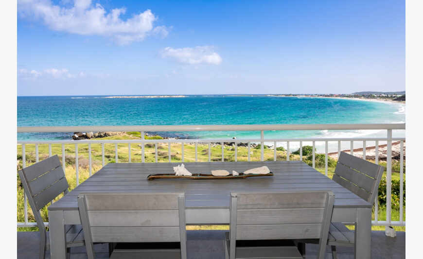 STUDIO PLEINE VUE MER ( SOUS COMPROMIS)