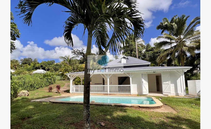 VILLA F4 AVEC PISCINE VUE FORET RESIDENCE SECURISEE PETIT