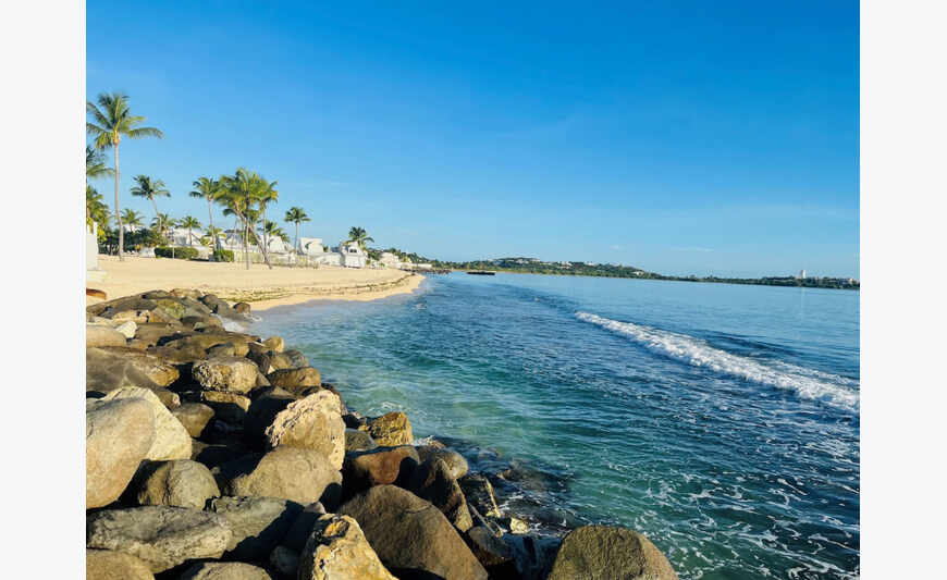 Beachfront Studio rental Nettle Bay St. Martin FWI