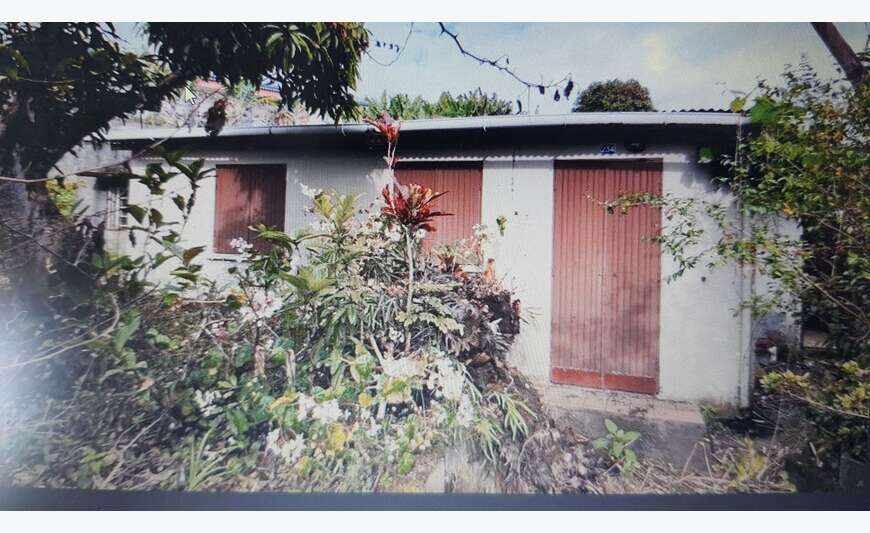MAISON SATEC A RENOVER TYPE F3 SITUE ENTRE 12ème km ET BRAS