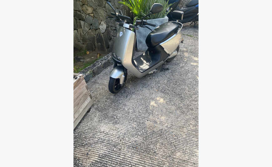 Scooter électrique 50 YADEA gris