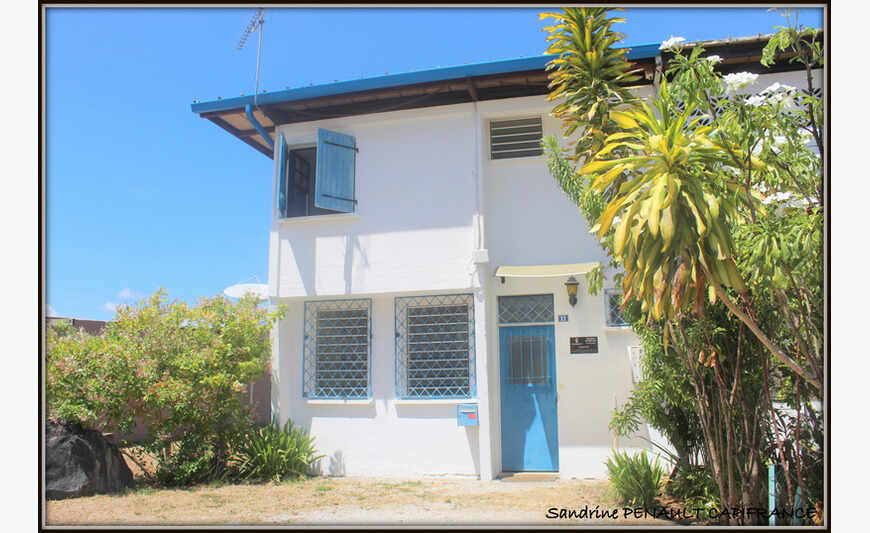 A Kourou (Guyane Francaise) Une Maison T5 (R+1) de 104 m² -
