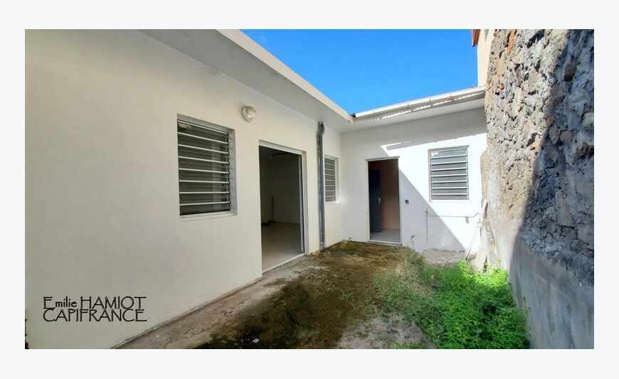 Local commercial - Bourg de Saint Pierre