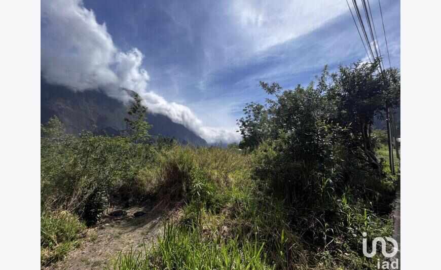Terrain 728 m²
