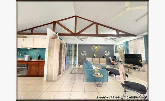 A Kourou (Guyane Francaise) Une Maison T4 de 96 m² - Terrain
