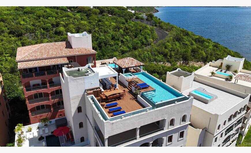 EXCLUSIF - Penthouse de prestige à Porto Cupecoy avec vue