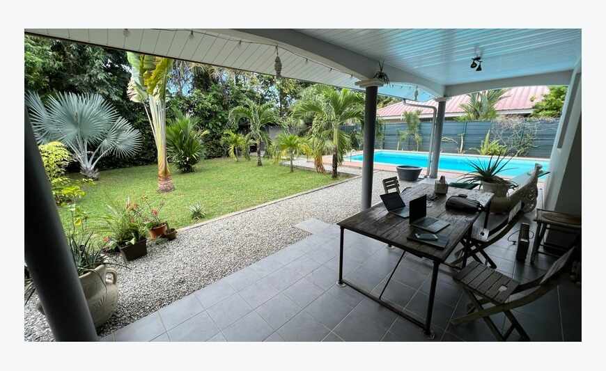 Maison coup de cœur à cayenne en face...
