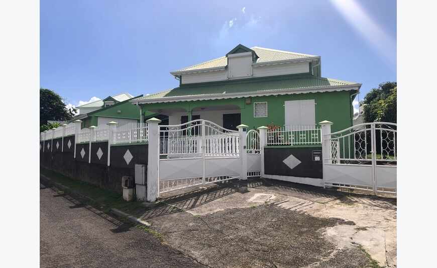 Baie Mahault maison P5