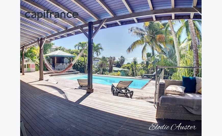 Villa de 180 m2 T6 avec piscine dans un...