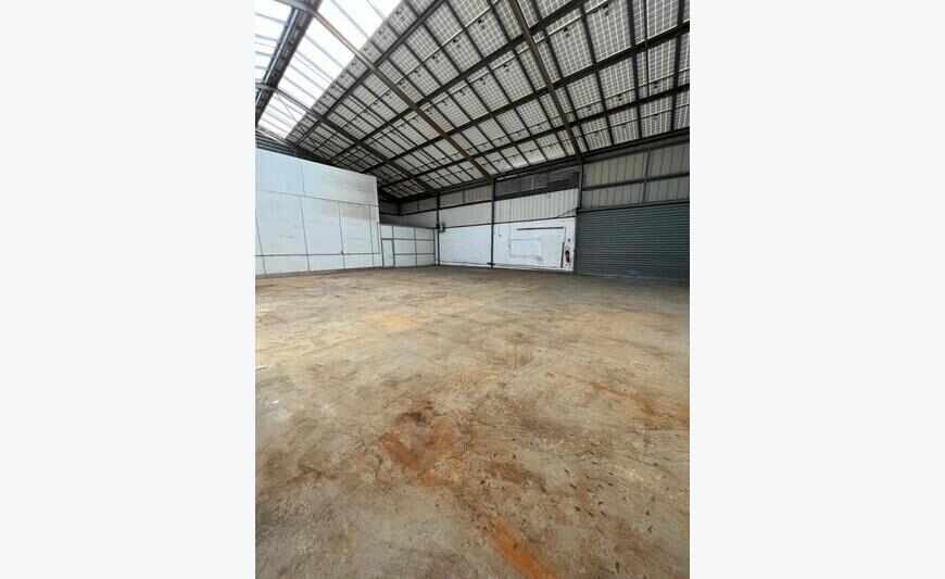 Local de 322m2 à louer 3156 Eur par mois à Kourou avec Carol