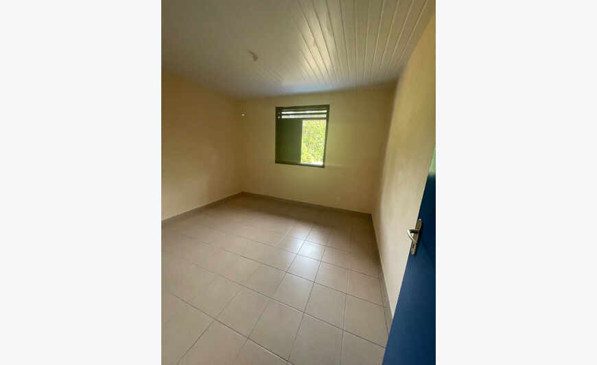 Location de F4 à SLM.Libre de suite