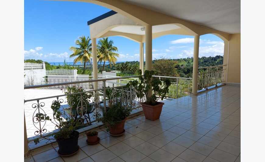 Goyave maison T12 de 378 m² - Terrain de 852,00 m²