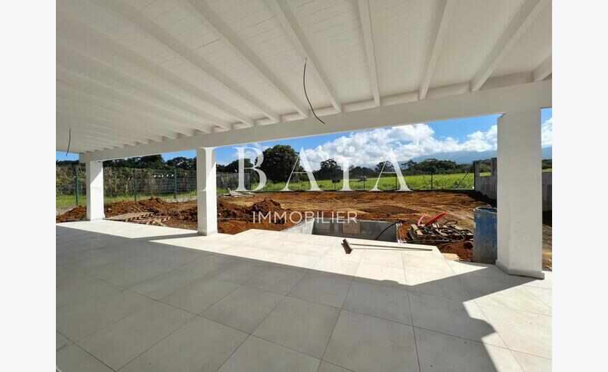 Villa neuve - 4 Chambres - Piscine -...