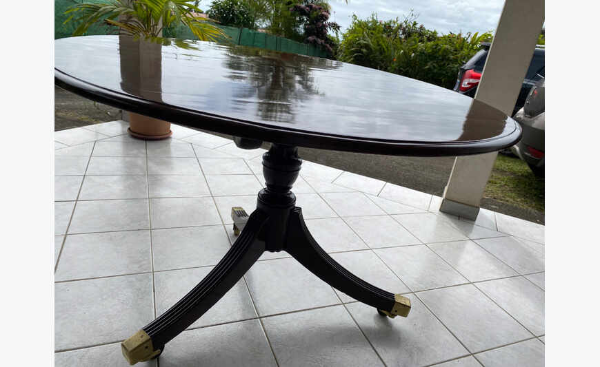 Table ronde ancienne entièrement rénovée