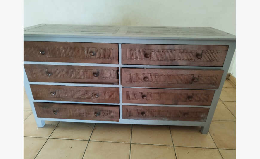 Chest of drawers 8 drawers bamboo (poorly repainted)