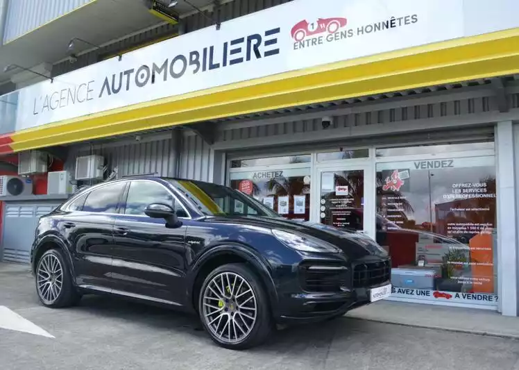 Porsche Cayenne Coupé E-Hybrid 3.0 V6...