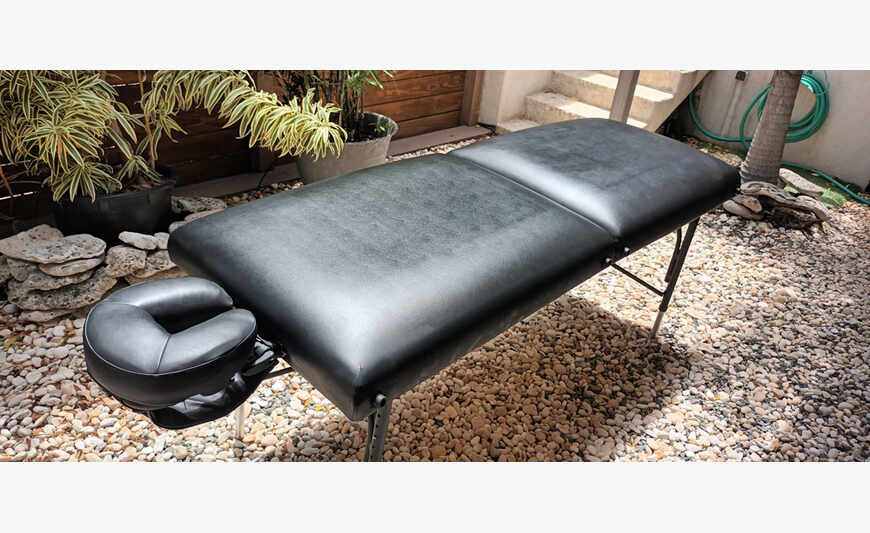 table de massage avec têtière repose bras housse