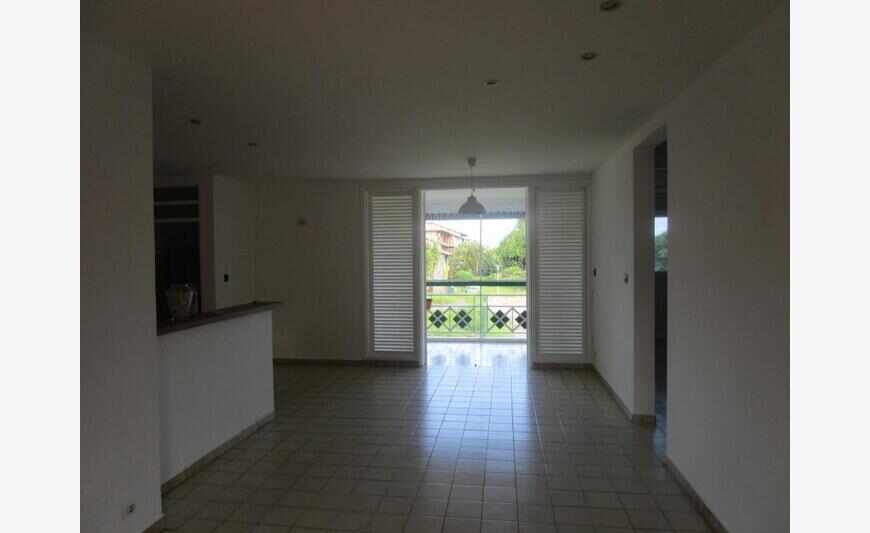 Appartement de 63m2 à louer 864 Eur par...