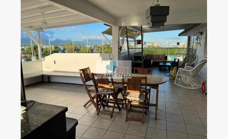 Magnifique appartement meublé avec garage à la Marina du
