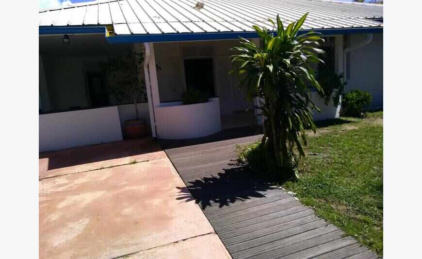 Villa de 100m2 à louer 1350 Eur par...