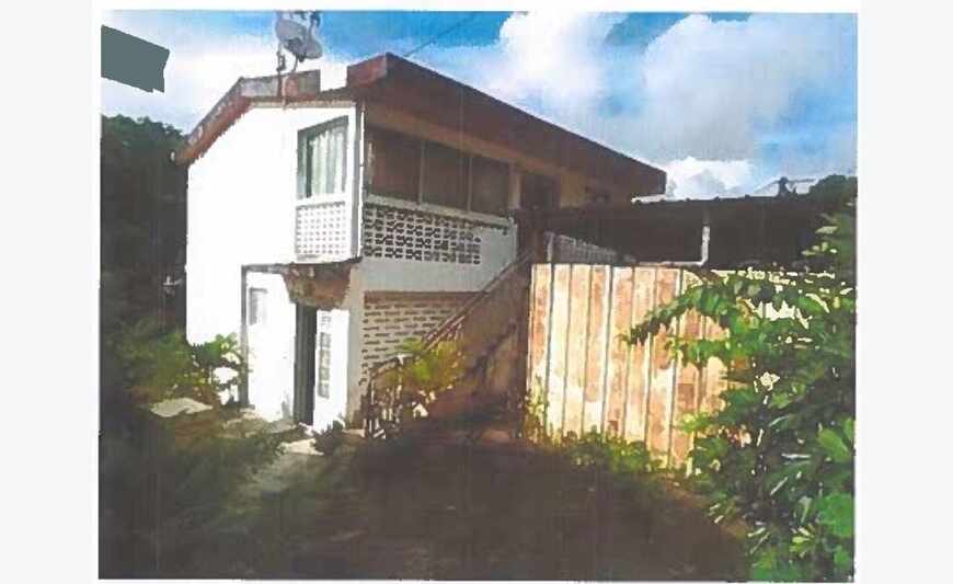 Fort De France immeuble de rapport avec un garage