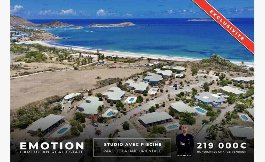 Studio with covered terrace and pool - Orient Bay Park