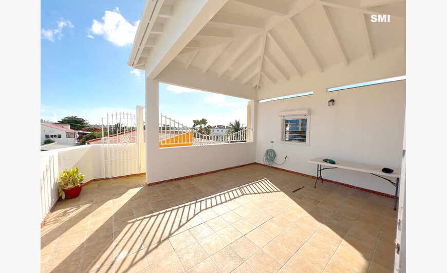 5 Units Building good return Cole Bay St. Maarten