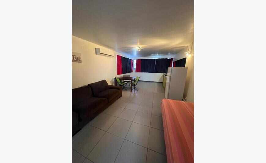 Grand studio (8) en location 950 Eur...