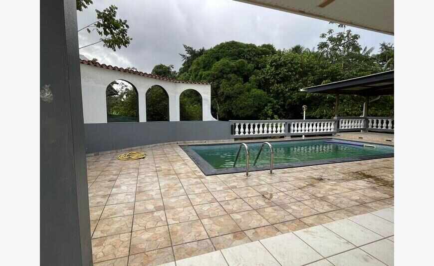 Location Villa T4 avec piscine au coeur...