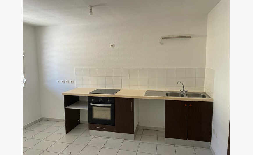Grand appartement à louer avec terrasse...
