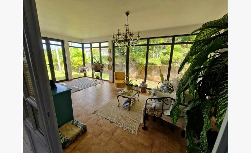 Spacieuse villa de type P6 sur 2634 m²...