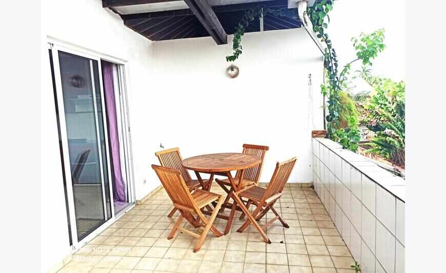 Appartement une pièce avec mezzanine 45...