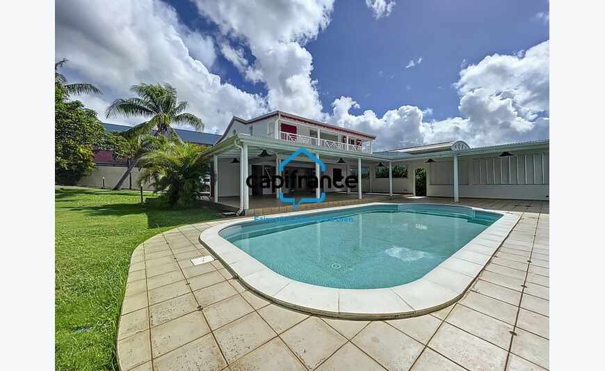 à louer Baie Mahault maison P6