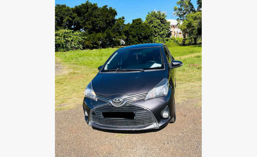 TOYOTA YARIS 100 VVT-I CACHAREL 5P
