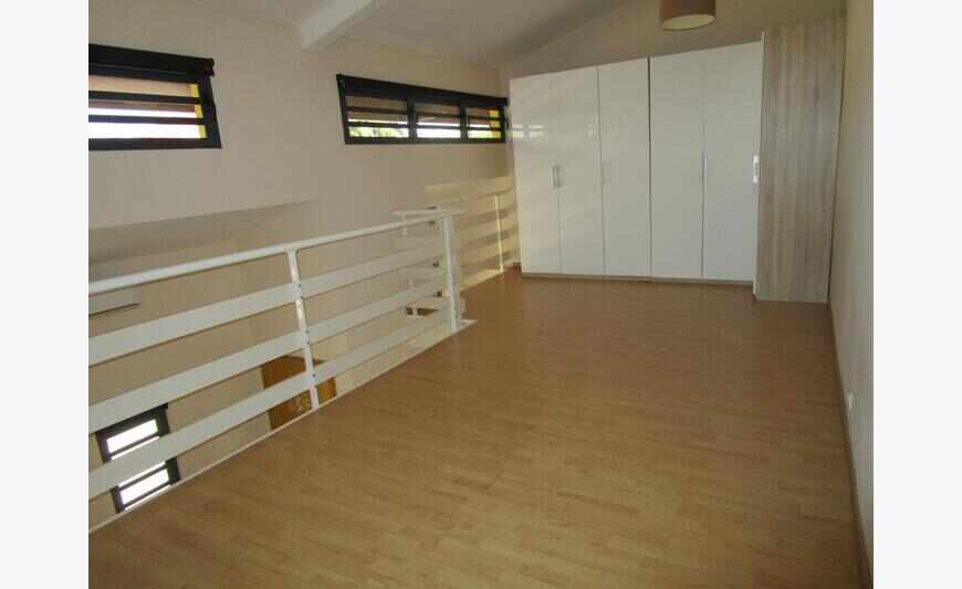Immeuble à revenus avec deux logements en location à Kourou
