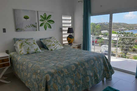 House ,gated community,2.5 BR , pool and generator