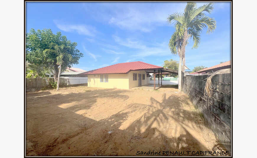 A Kourou (Guyane Francaise) Une Maison Individuelle T4 De 67