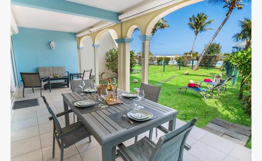 Magnificent Seaside Apartment In The Caribbean