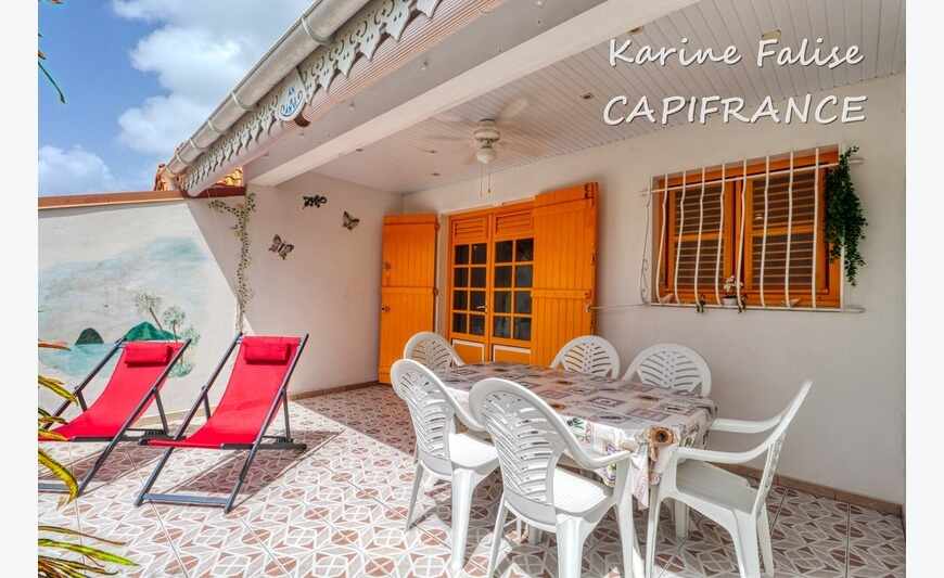 Charmante villa jumelée T2 avec mezzanine à Sainte Anne