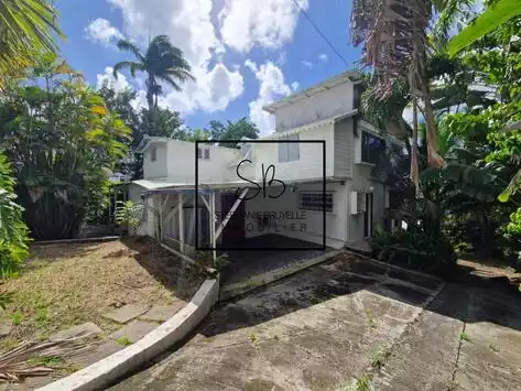 Fort De France : Didier : Terrain de 1500m² avec 2 villas à