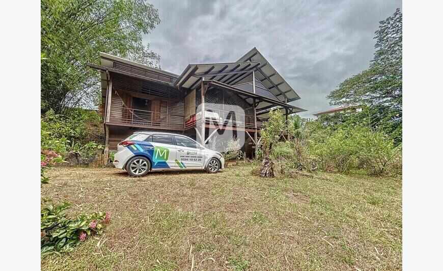 Dpt (Guyane) , Roura Maison T5 + Studio de 219 m2 sur un